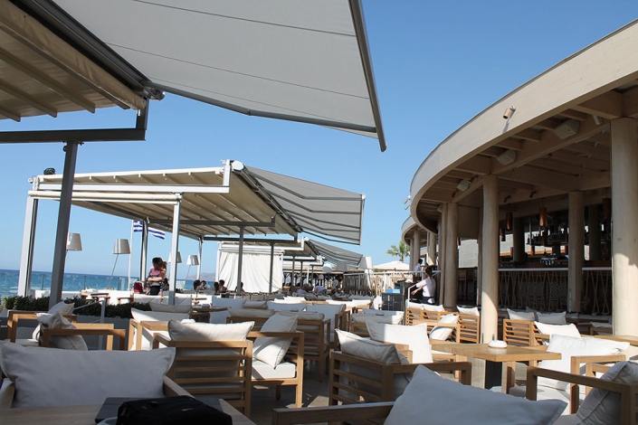 Τέντα markilux 6000 στο κατάστημα Beachcomber Bar Restaurant Stalis στην Κρήτη | by Gournopanos